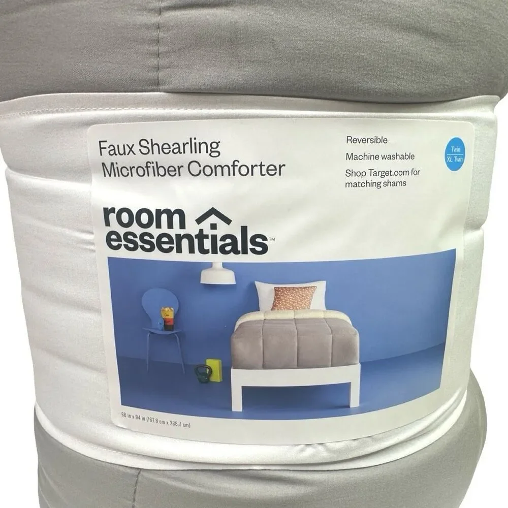 Room Essentials Reversible Faux Shearling Microfiber Comforter - Twin / Twin XL